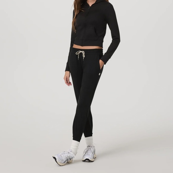 Vuori Women's DreamKnit Performance Joggers in Black size S - Picture 3 of 9